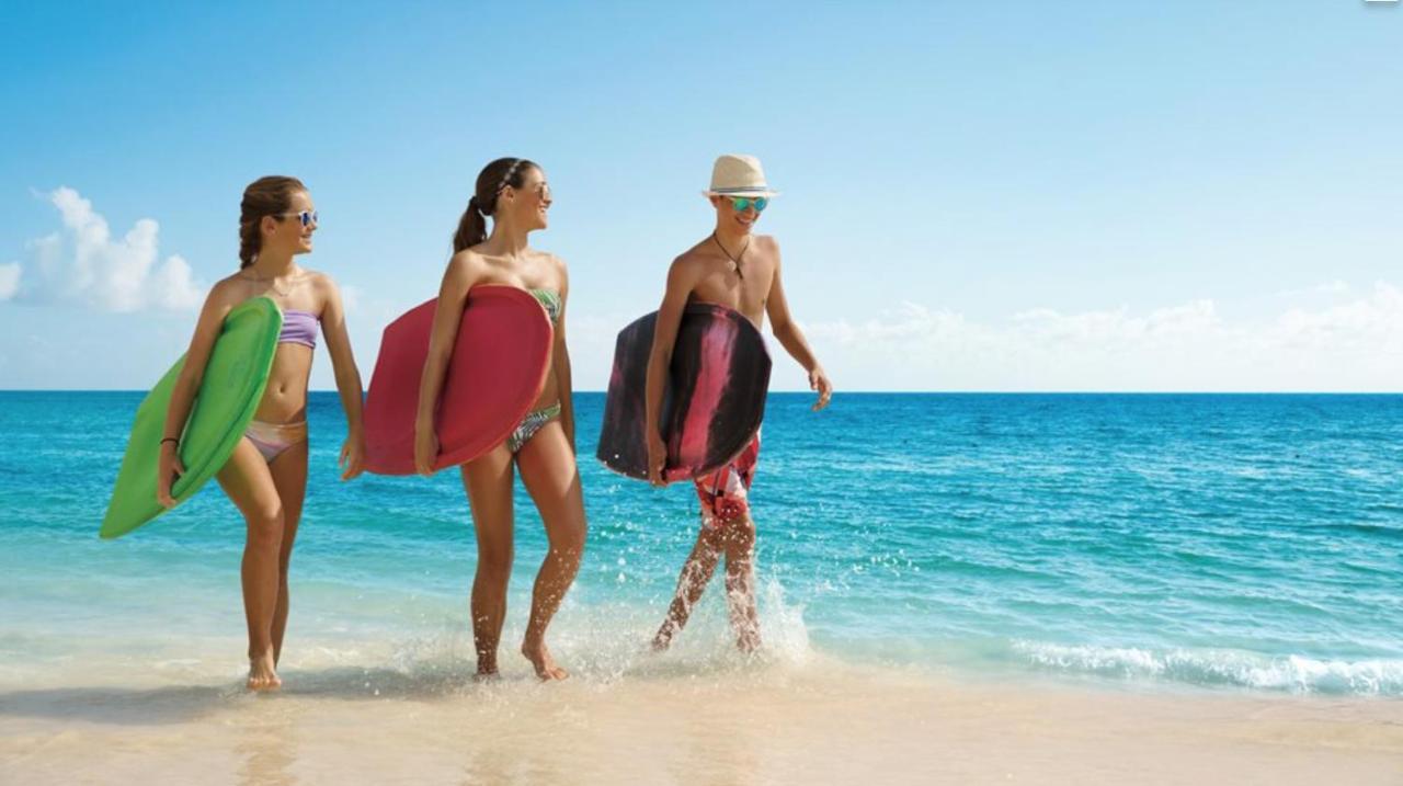 Aventura Village Los Corales Beach And Spa Пунта Кана Екстериор снимка