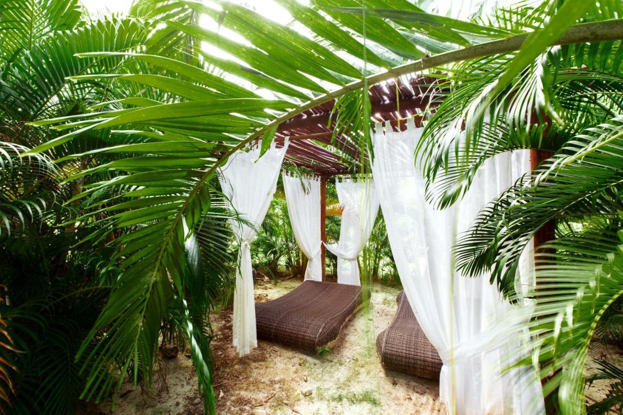 Aventura Village Los Corales Beach And Spa Пунта Кана Екстериор снимка